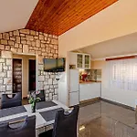펜션 Tankaraca Bb I