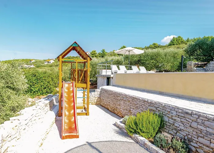 بيت للعطل Tankaraca Bb I *