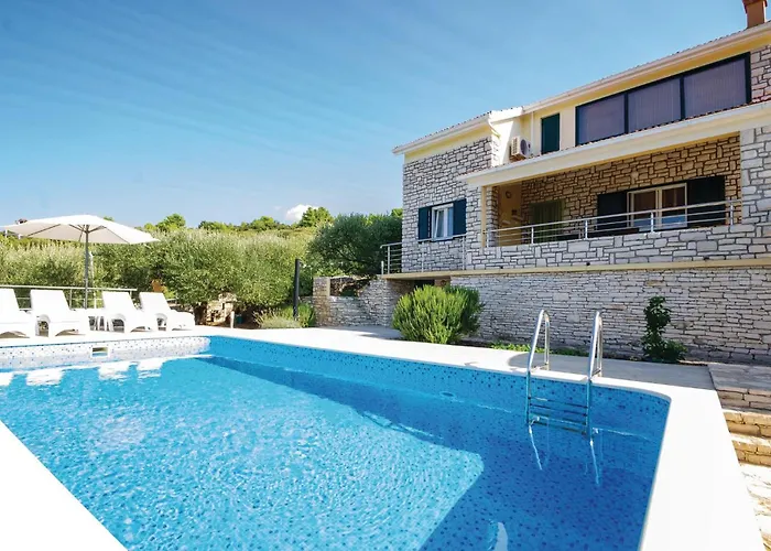 بيت للعطل Tankaraca Bb I *